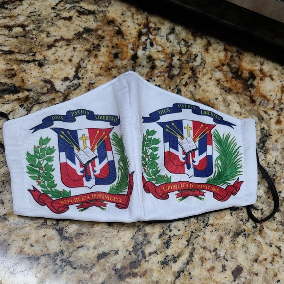 NWT Dominican Republic Mask - Picture 4 of 9